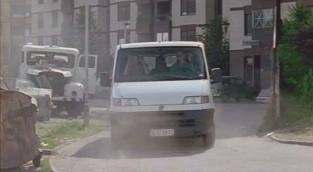 http://i29.photobucket.com/albums/c268/VuleGSBeograd/Nebeska udica/Renault 4 2/Reno4drugi.jpg